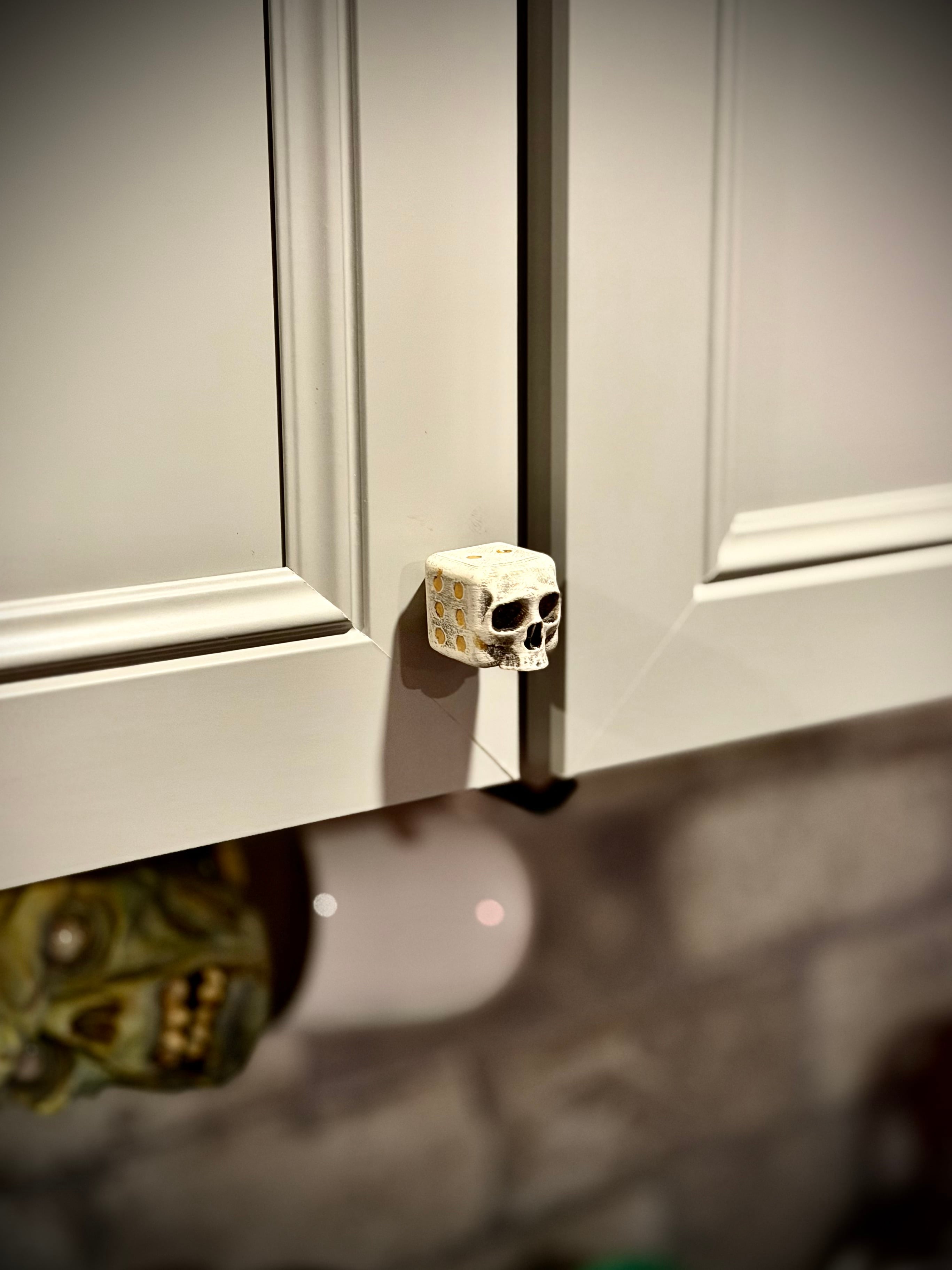 Skull dice drawer pull 3d model
