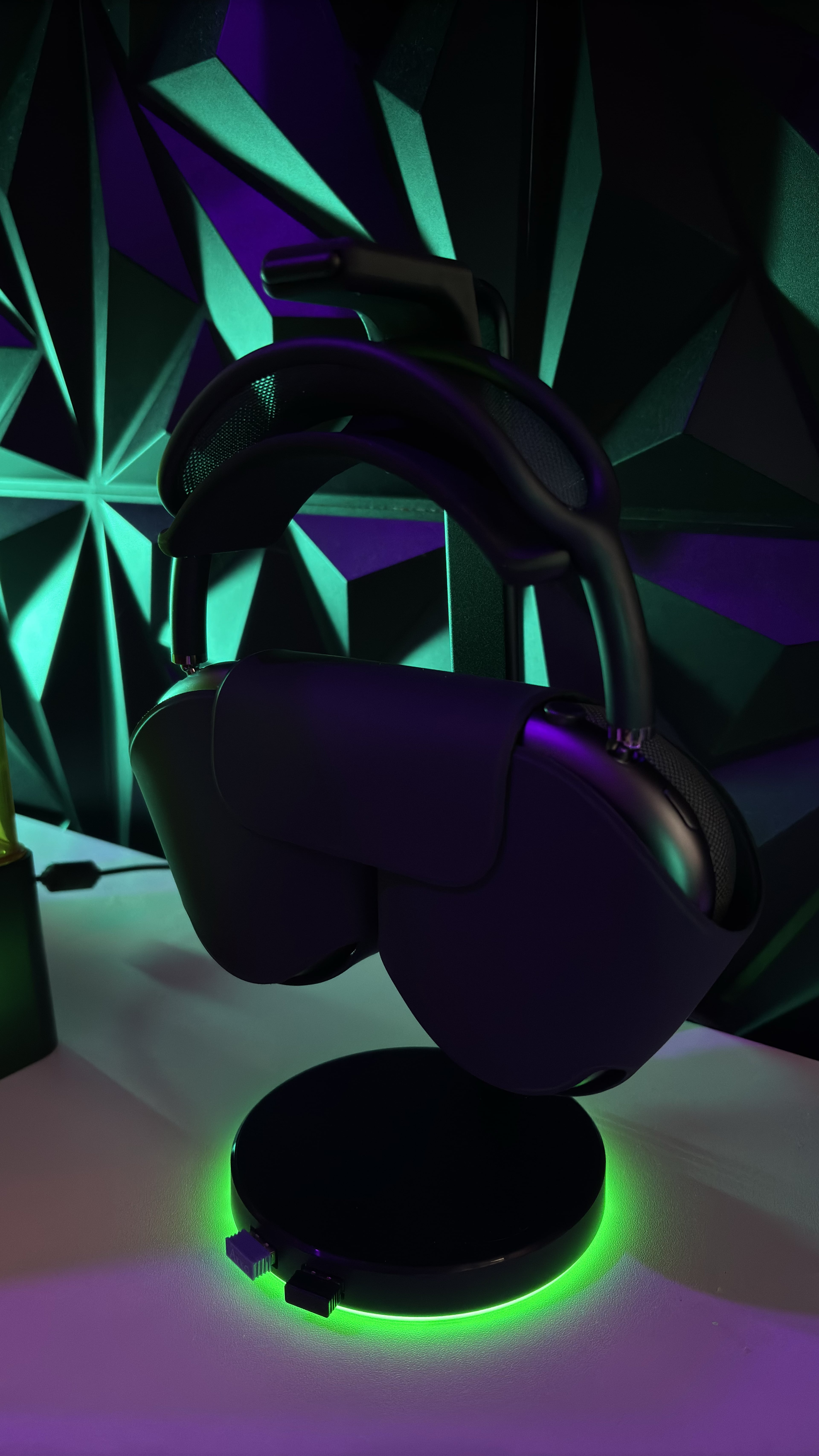 Apple Airpods Max Stand 3d model