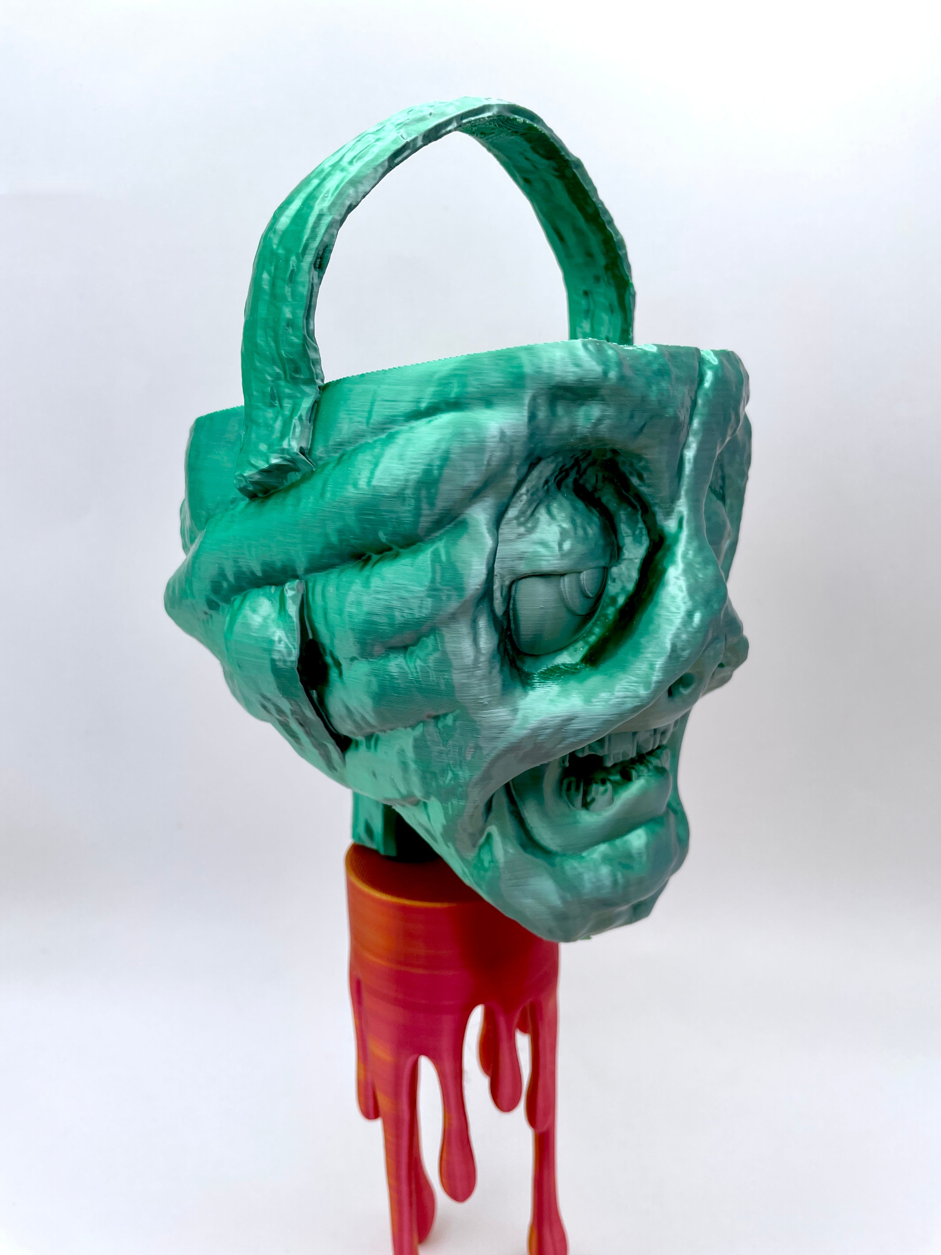 Looks awesome in Polymaker Panchroma Dual Jadite Green/Chrome atop an IK3D Stand in Sunset Red/Gold