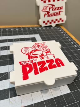 Pizza Deck Box with Swappable Lids 3d model