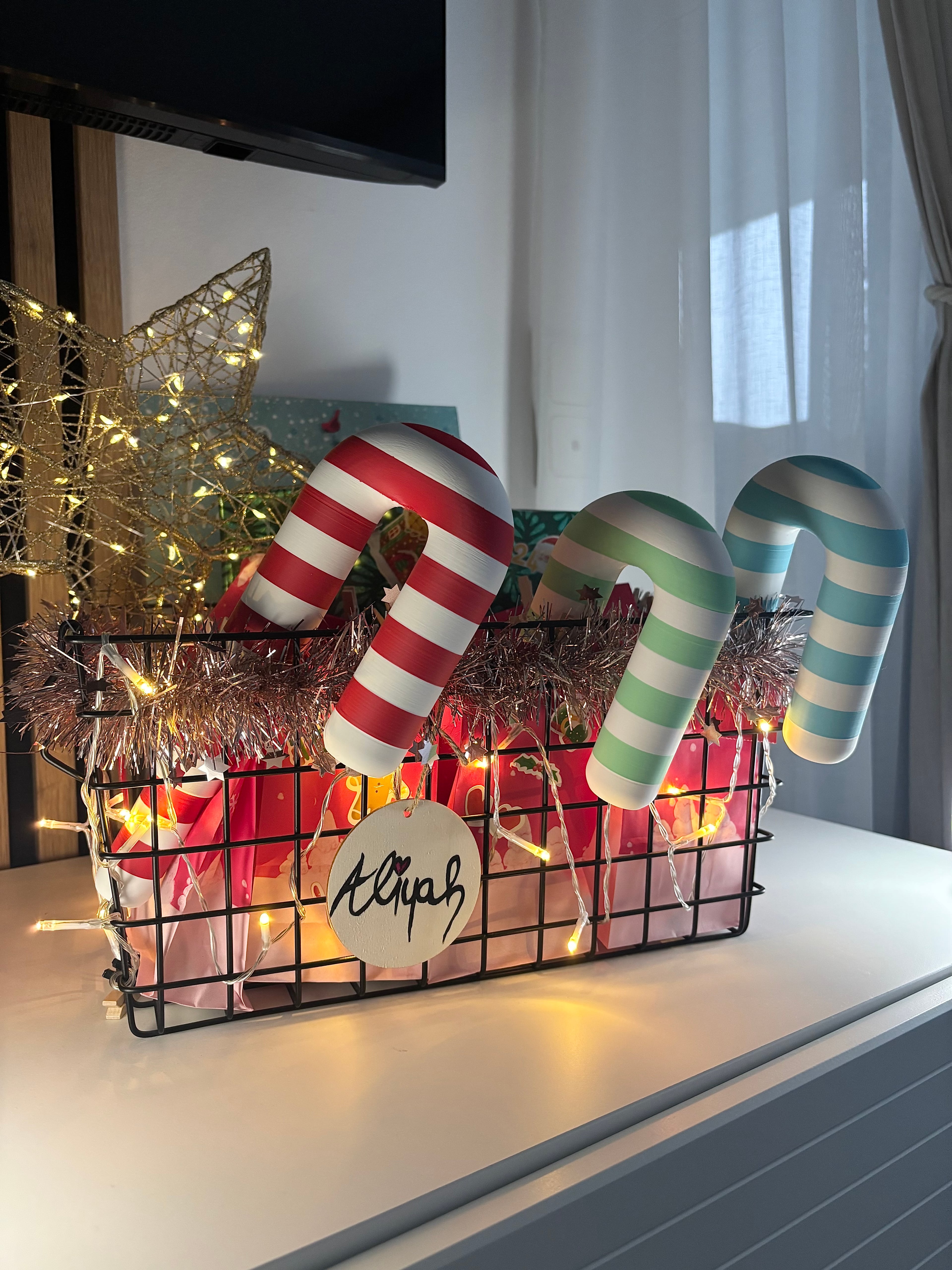 Collapsing Candy Cane 3d model
