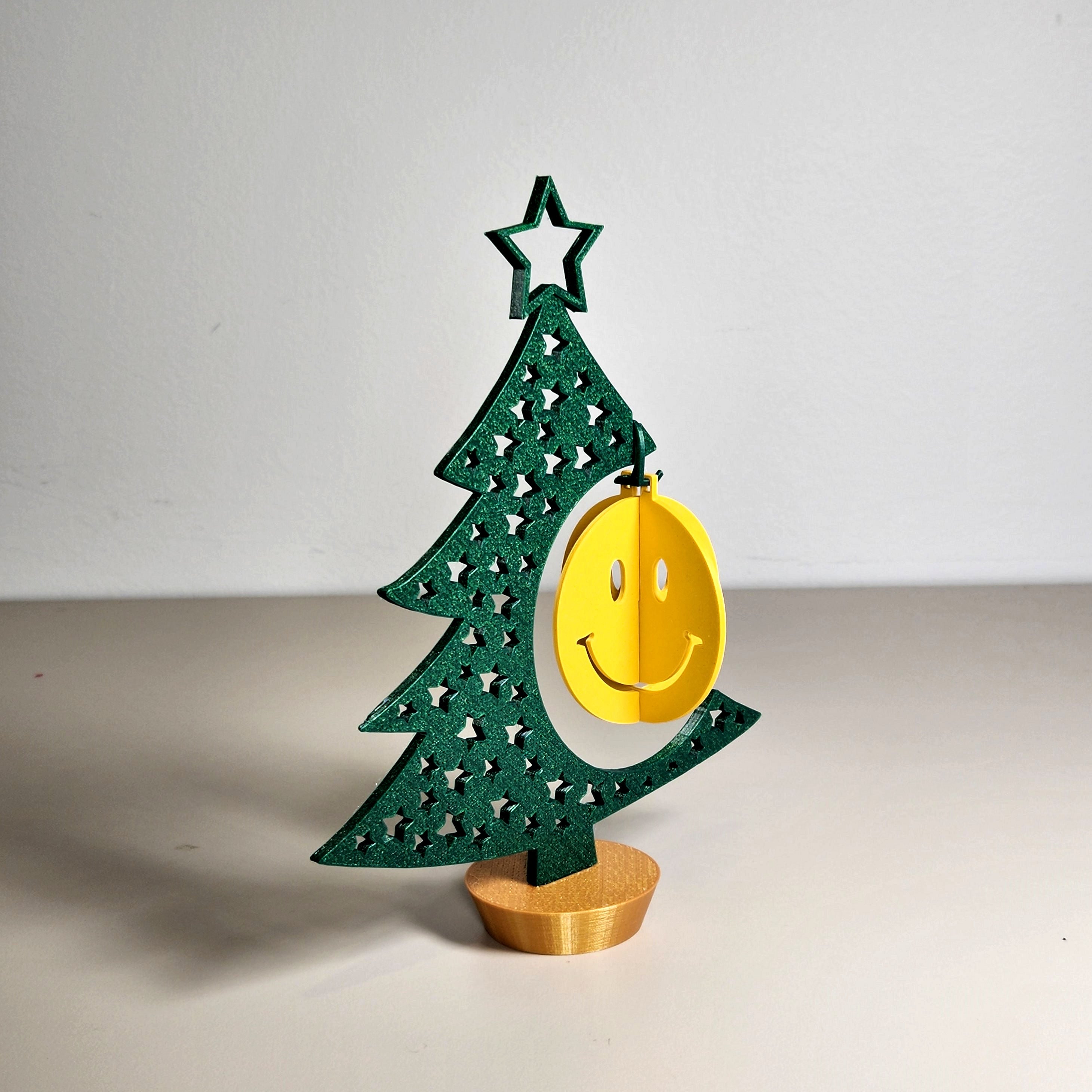 Smiley Bauble 3d model