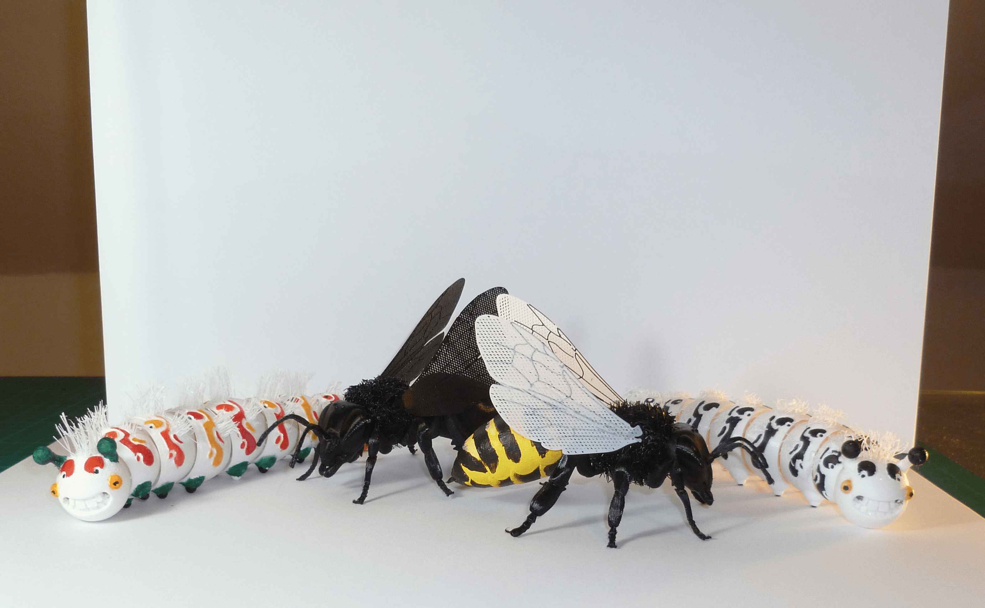 Hairify Honey Bee 3d model