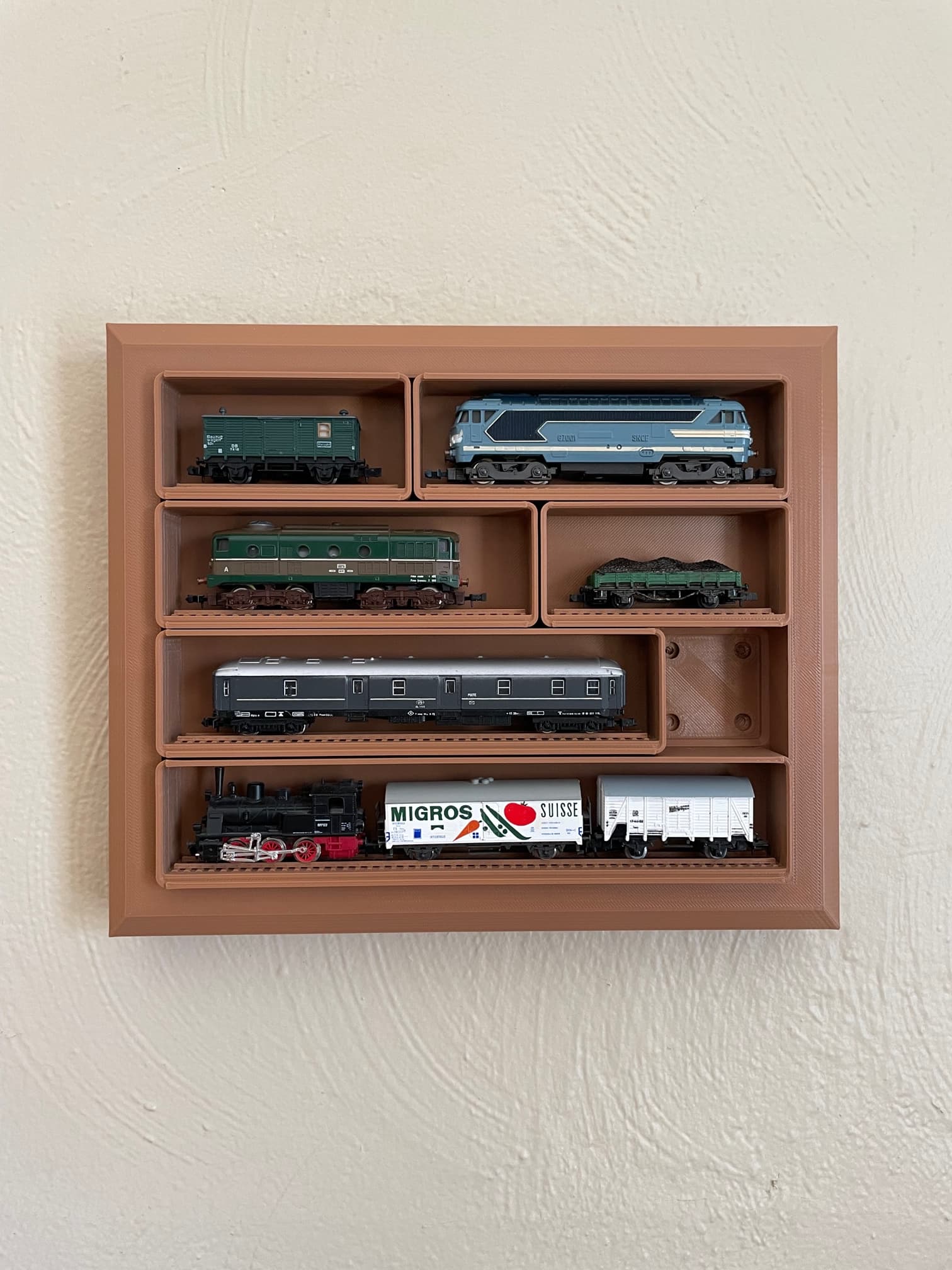 Model Train Gridfinity Display Frame Remix 3d model