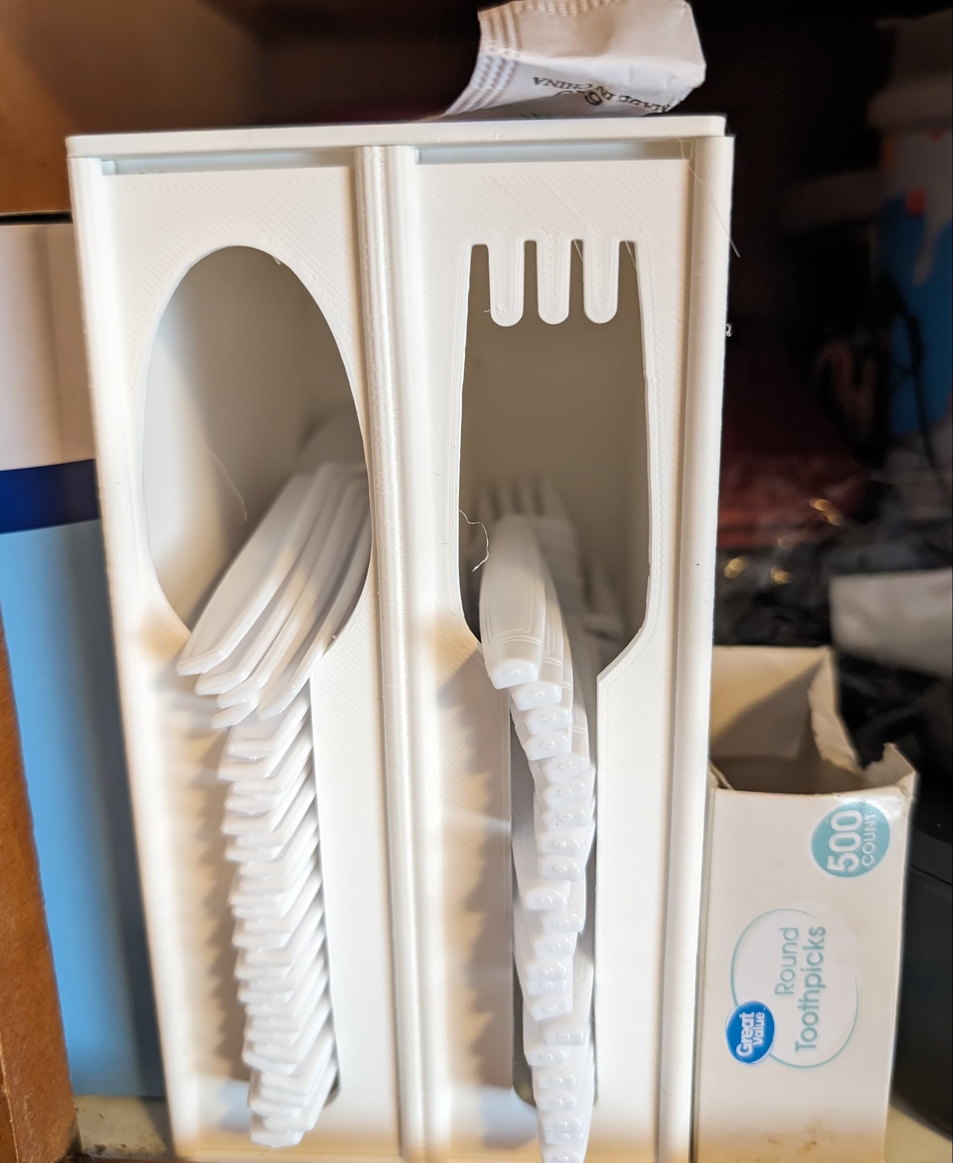 Thanks for this design, it frees up cupboard space which is at a premium in our house.
I opted not to not include the knives, LOL