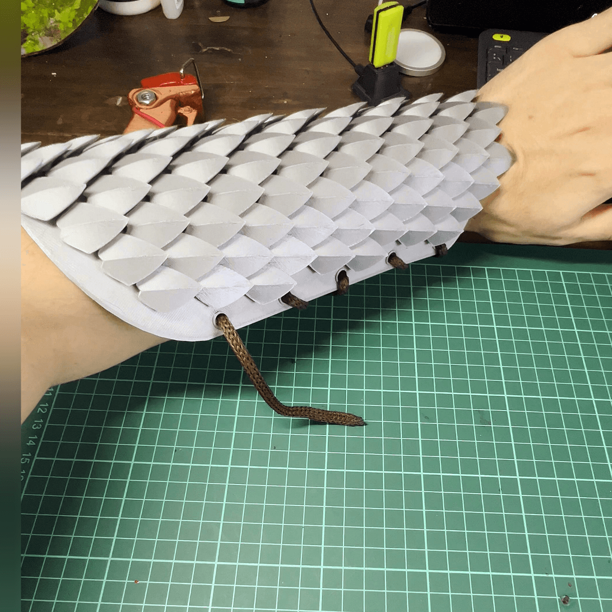 Flexible Scalemail Bracer 3d model