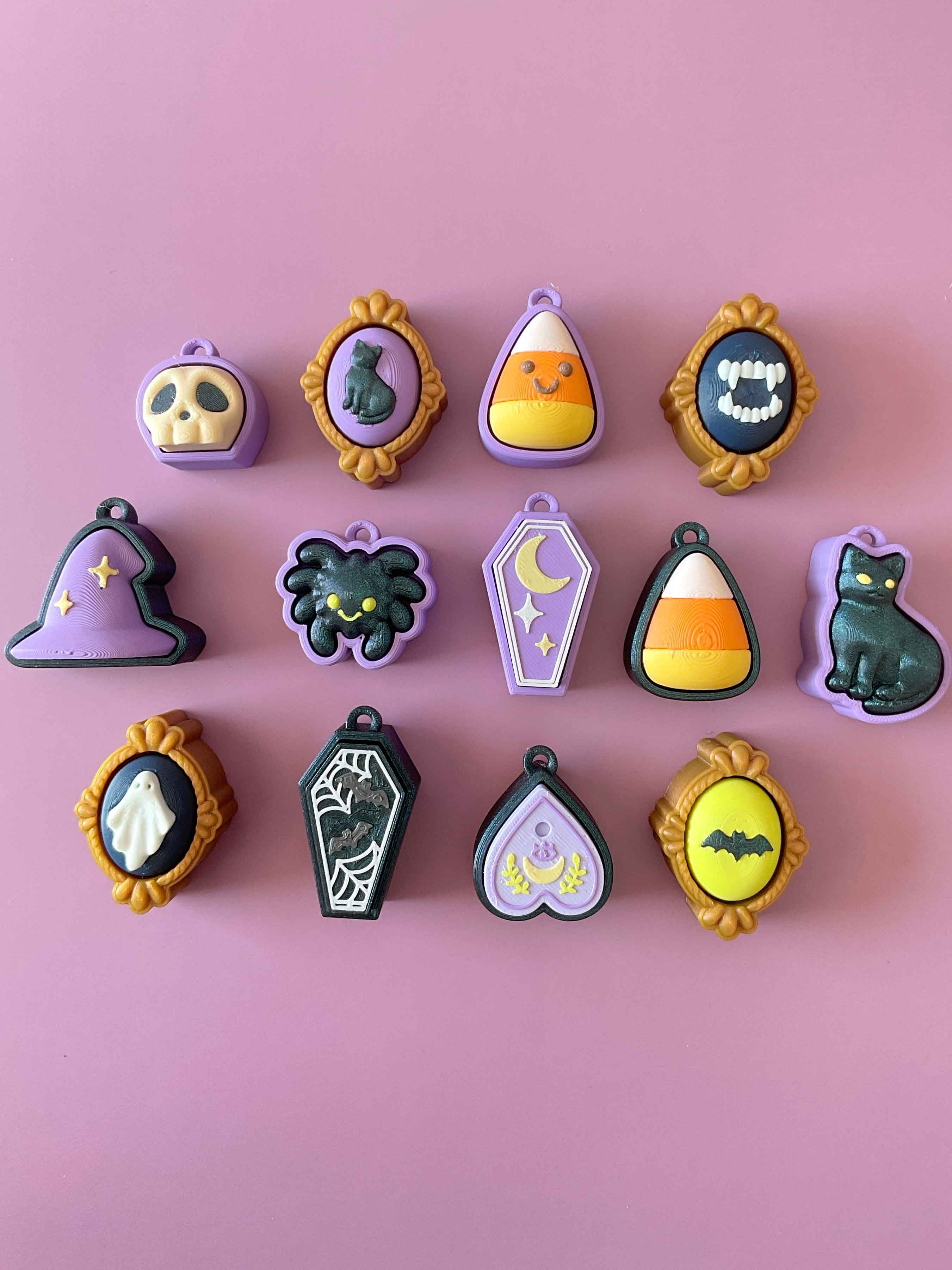 Giant Spooky Clicker Keychain Fidget Toy Bundle 3d model
