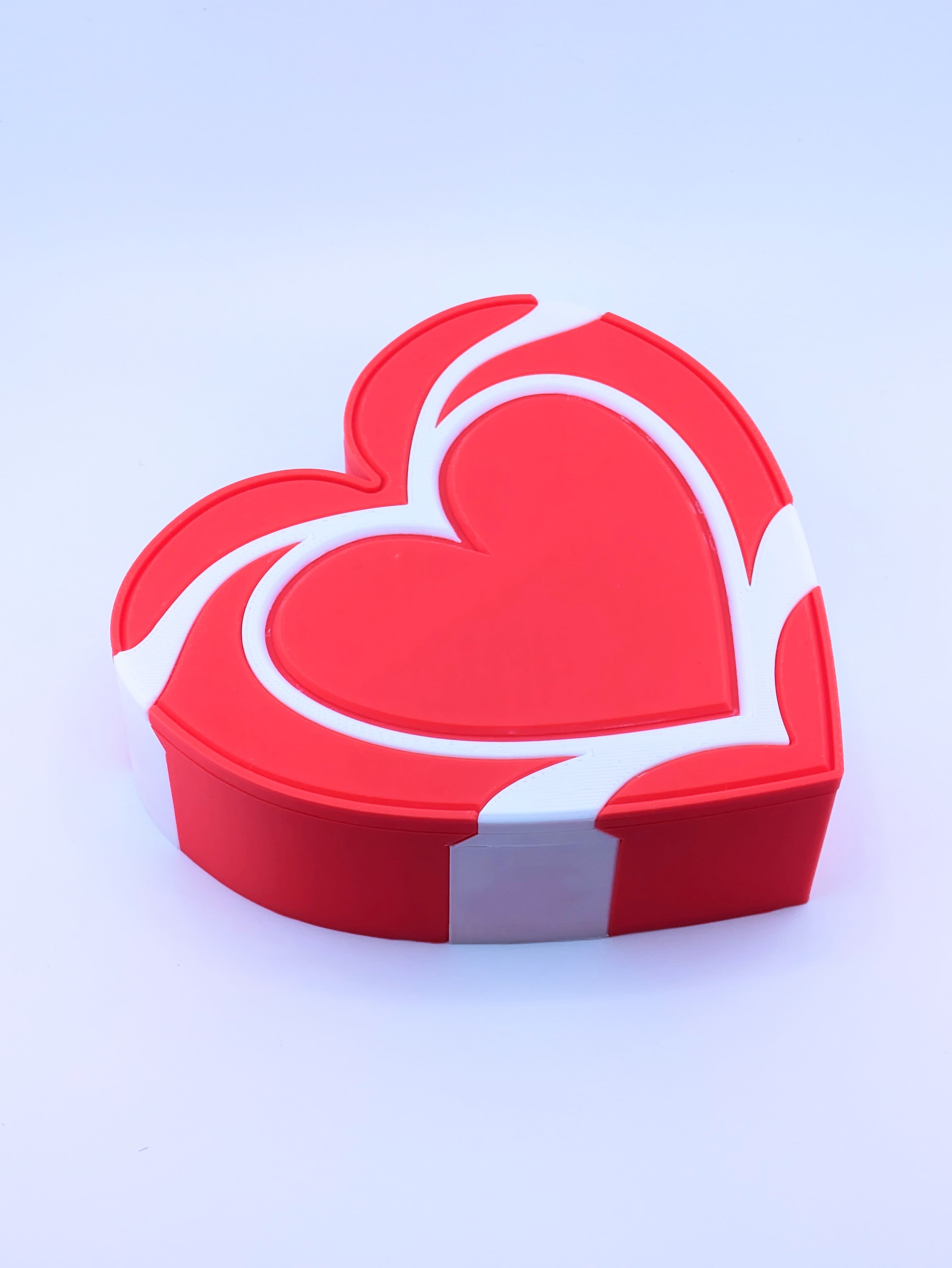 Dual Color Heart Box (Curved Dovetail Lid) 3d model