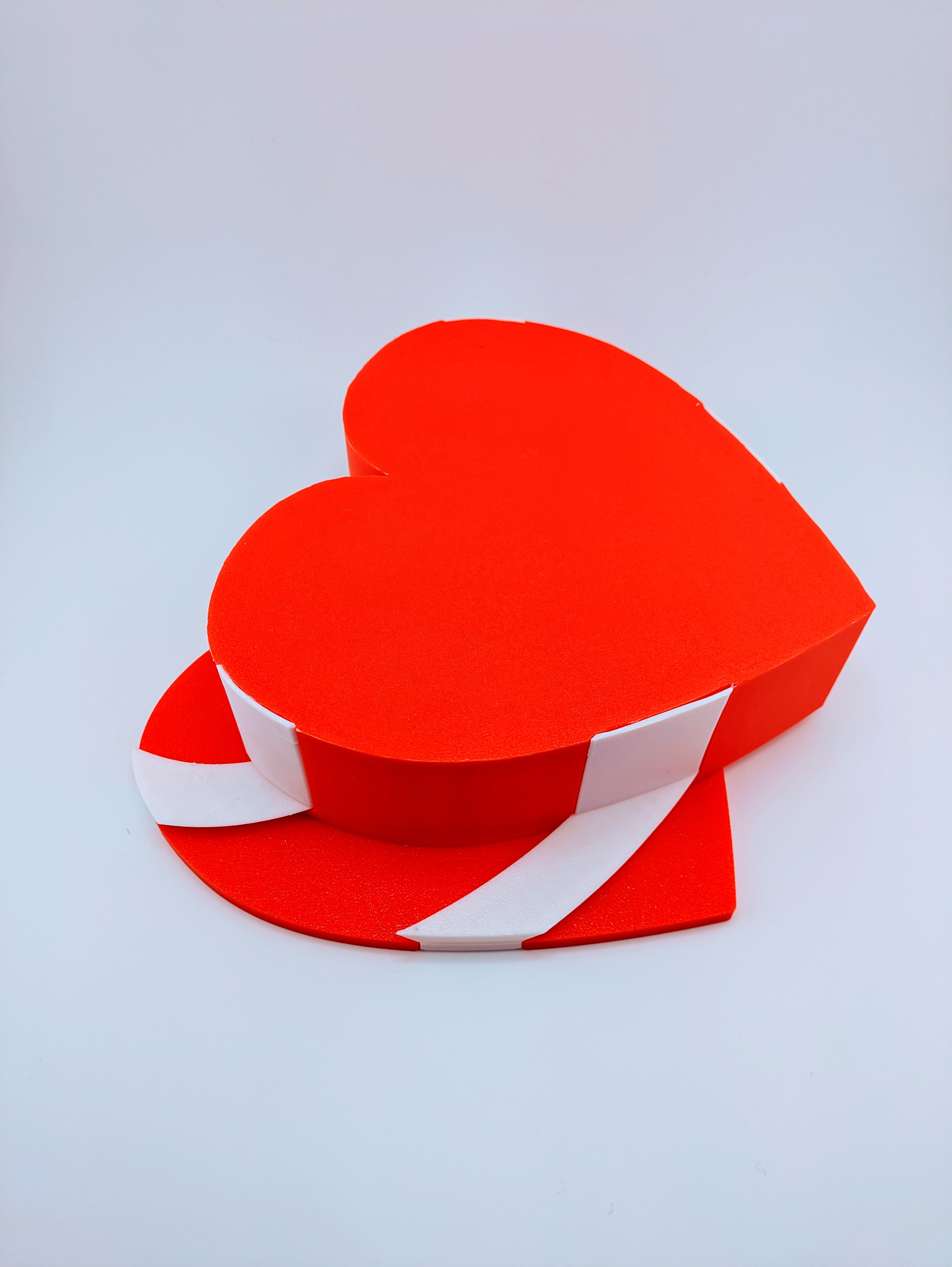 Dual Color Heart Box (Curved Dovetail Lid) 3d model