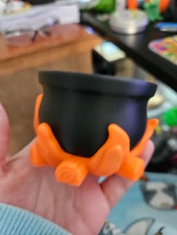 Cauldron Frogs 3d model