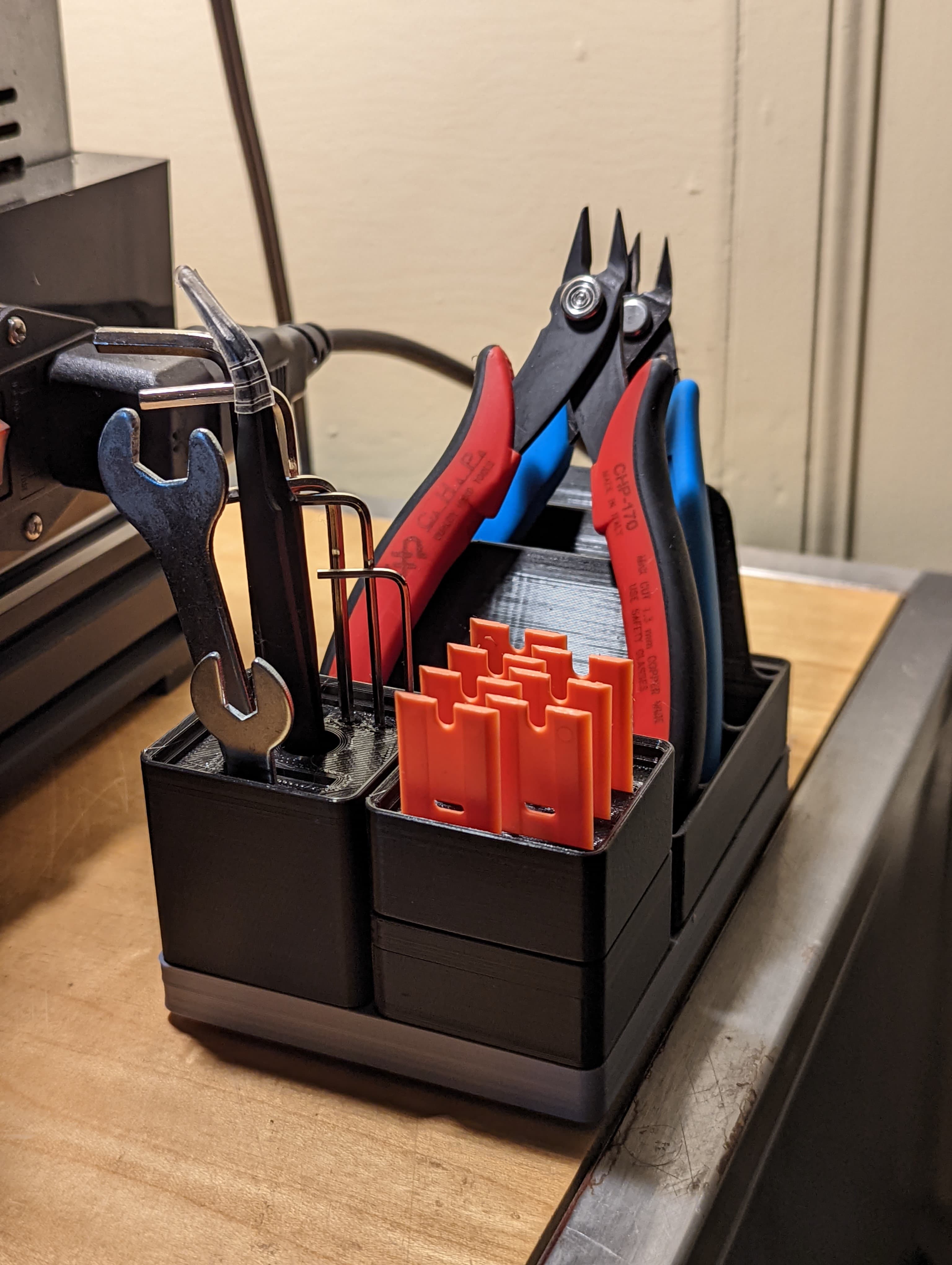 Gridfinity 2x2 Three-Bay Nipper, Stripper, Plier Rack 3d model