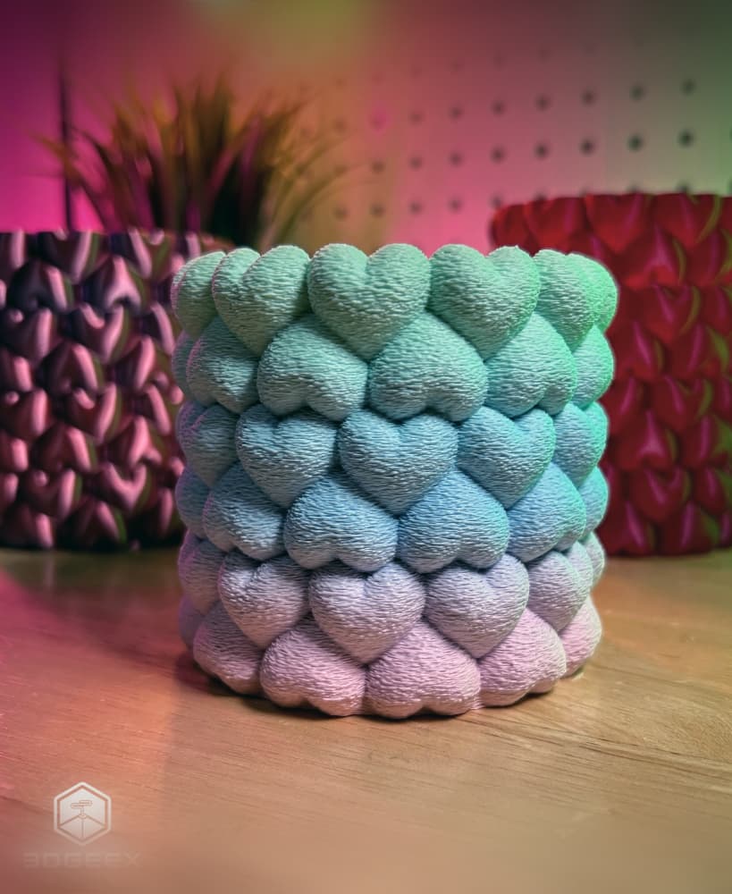 Hearts Bloom Vase 3d model