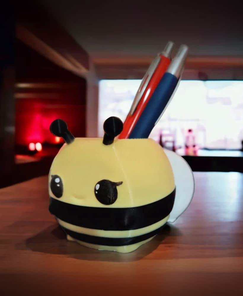 Bee Pencil / Pen Holder 3d model