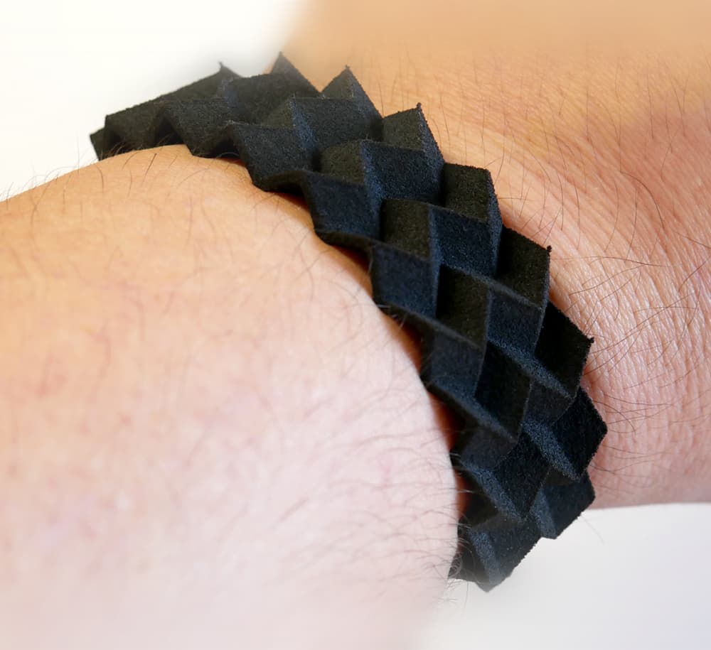 Mountain Valley Cuff (Large) 3d model