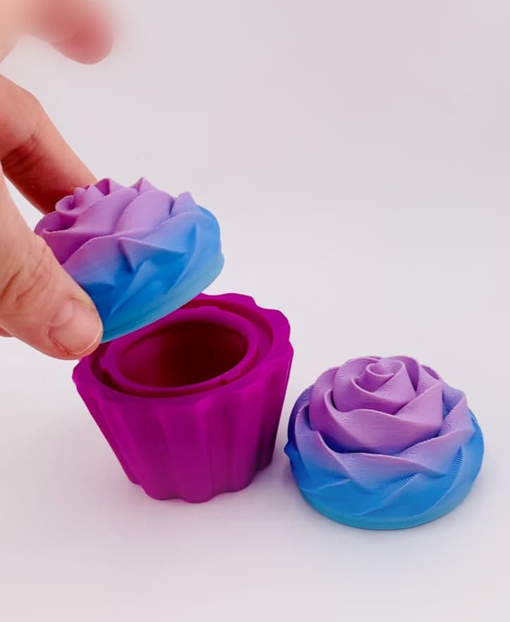 Cupcake Container -Fluffy Frosting 3d model