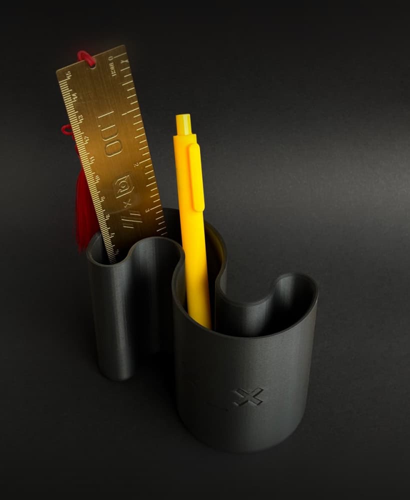Yet another moody pen holder 3d model