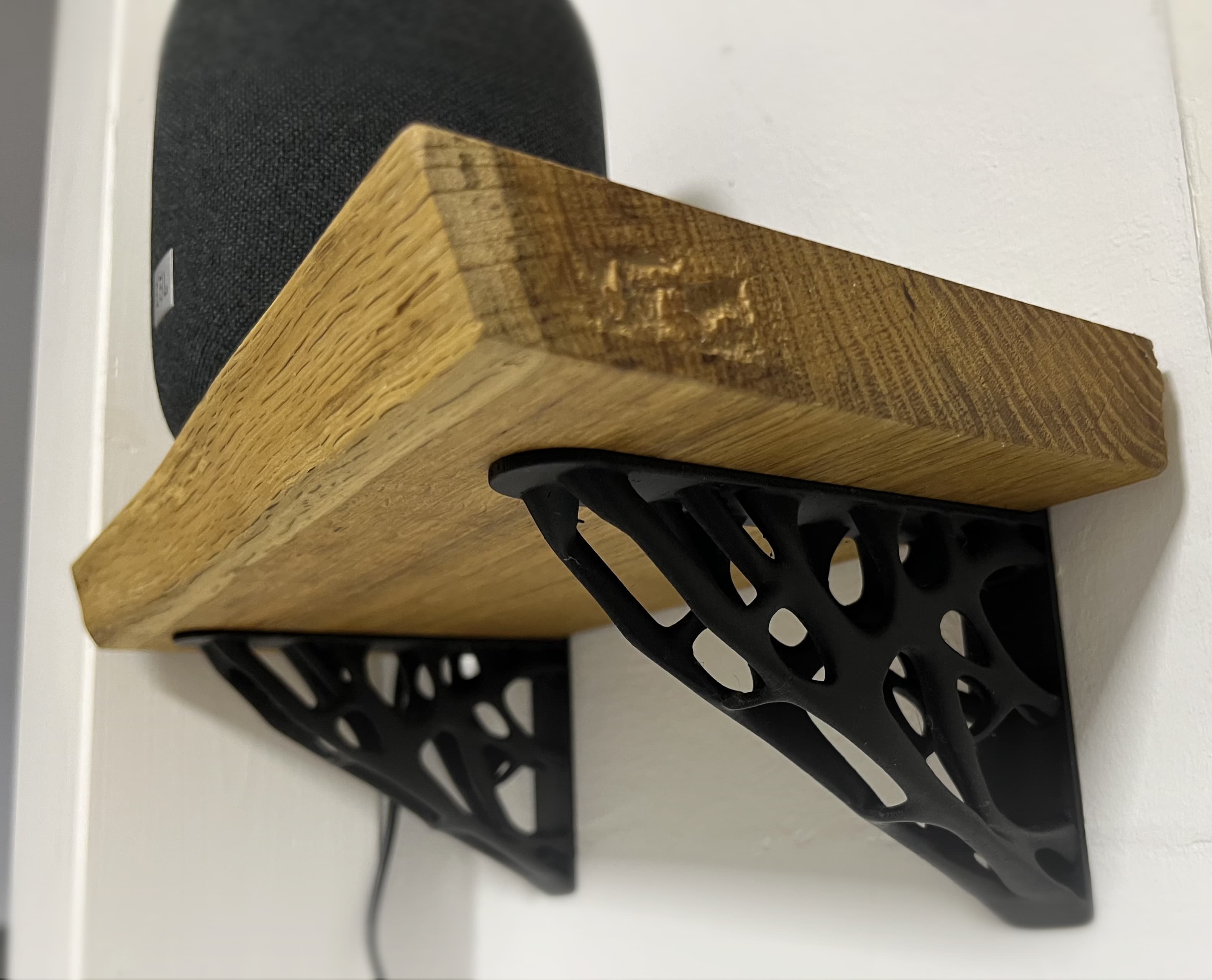 Topology optimised shelf bracket 3d model