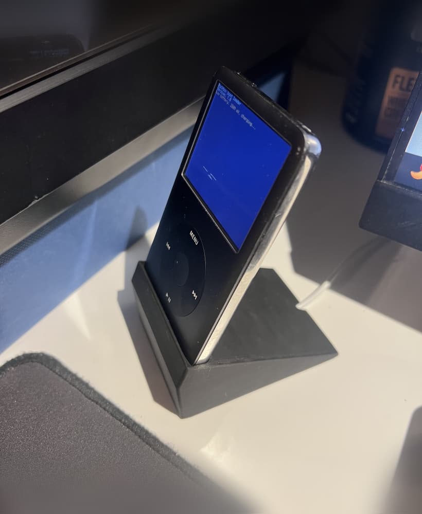 ipod stand with charger 3d model