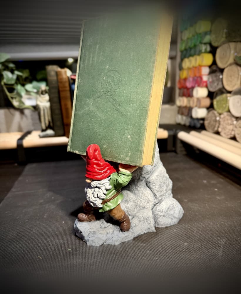 Gnome bookstand 3d model