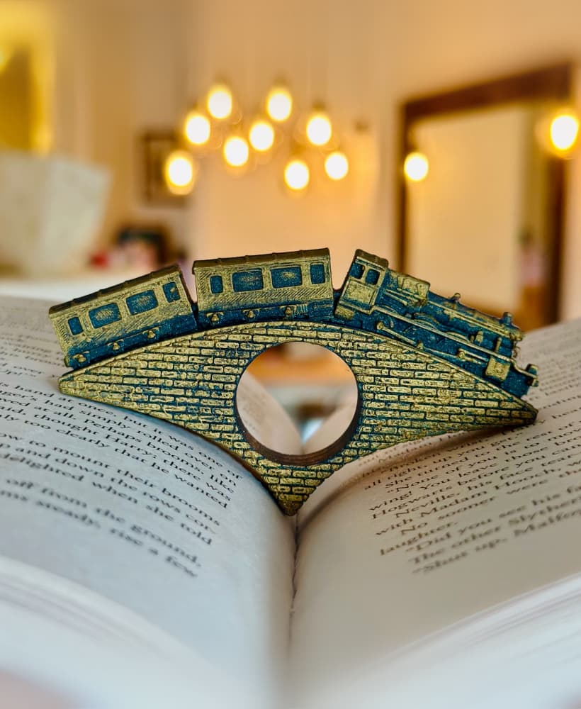 Express Train Page Holder 3d model