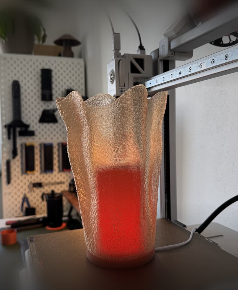 Fluid organic table lamp 3d model