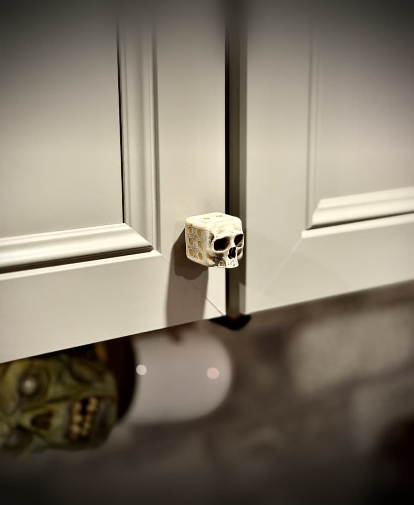 Skull dice drawer pull 3d model