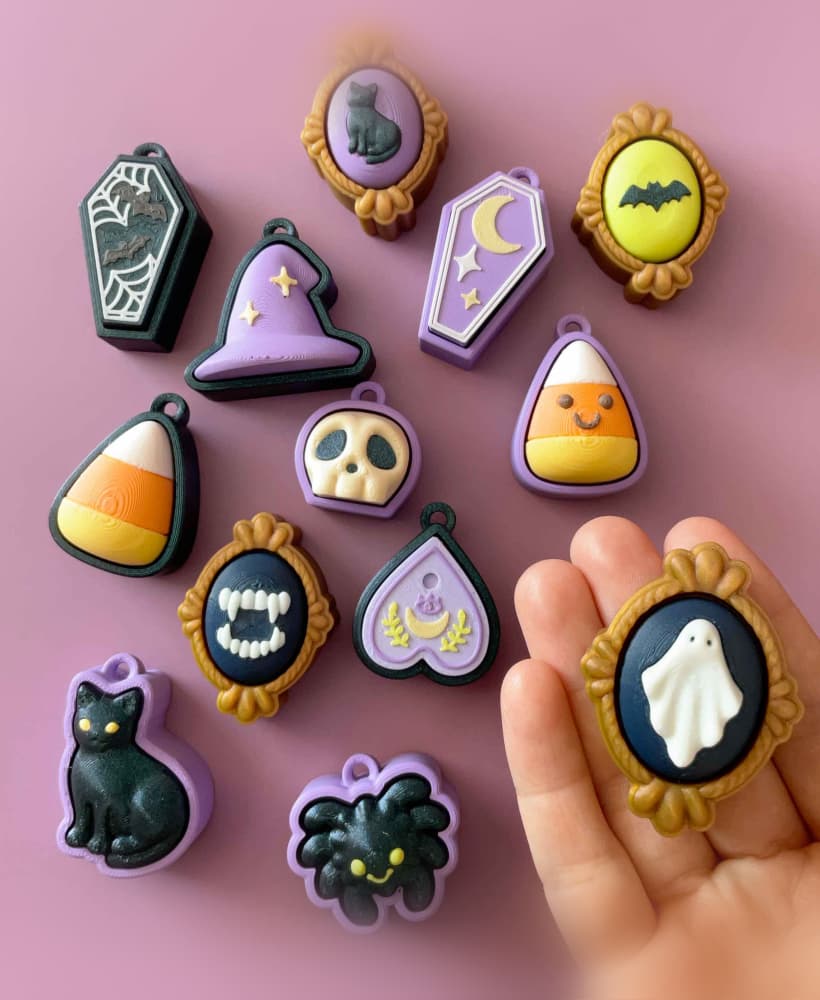 Giant Spooky Clicker Keychain Fidget Toy Bundle 3d model